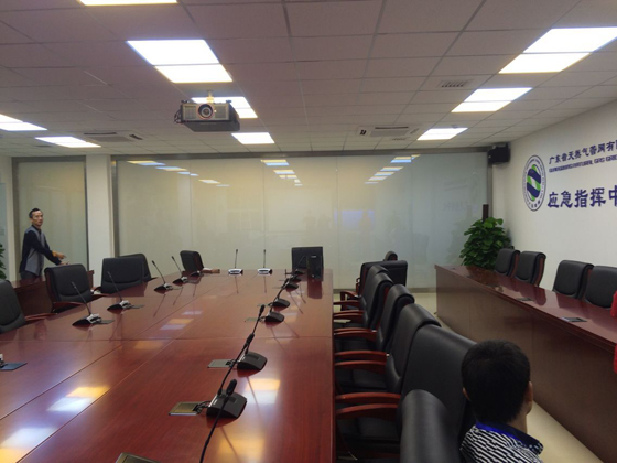 調光玻璃隔斷不通電狀態 調光玻璃隔斷不通電狀態