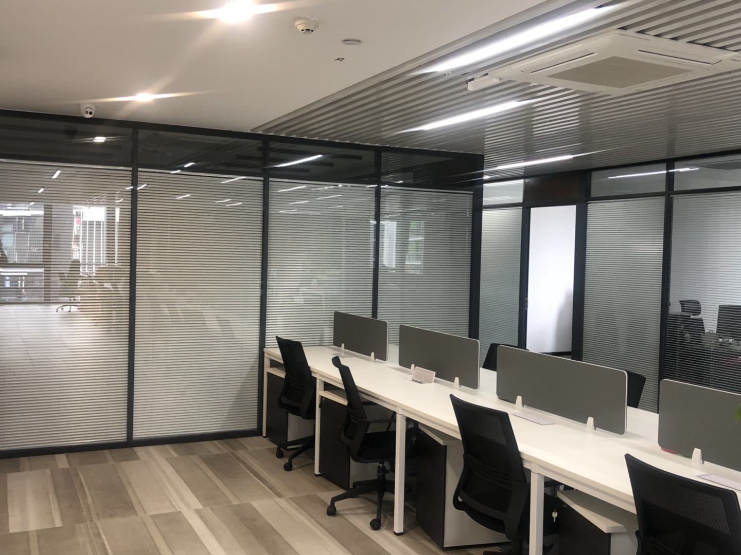 雙玻璃百葉隔斷 雙玻璃百葉隔斷